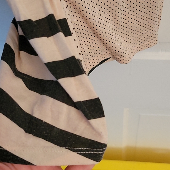 Volcom Tank - Picture 6 of 6